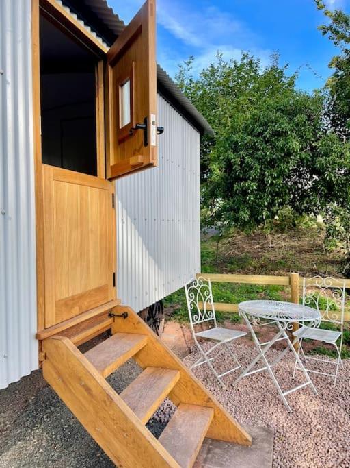 The Hereford Hut, Charming 1 Bedroom Shepherds Hut Callow Bagian luar foto
