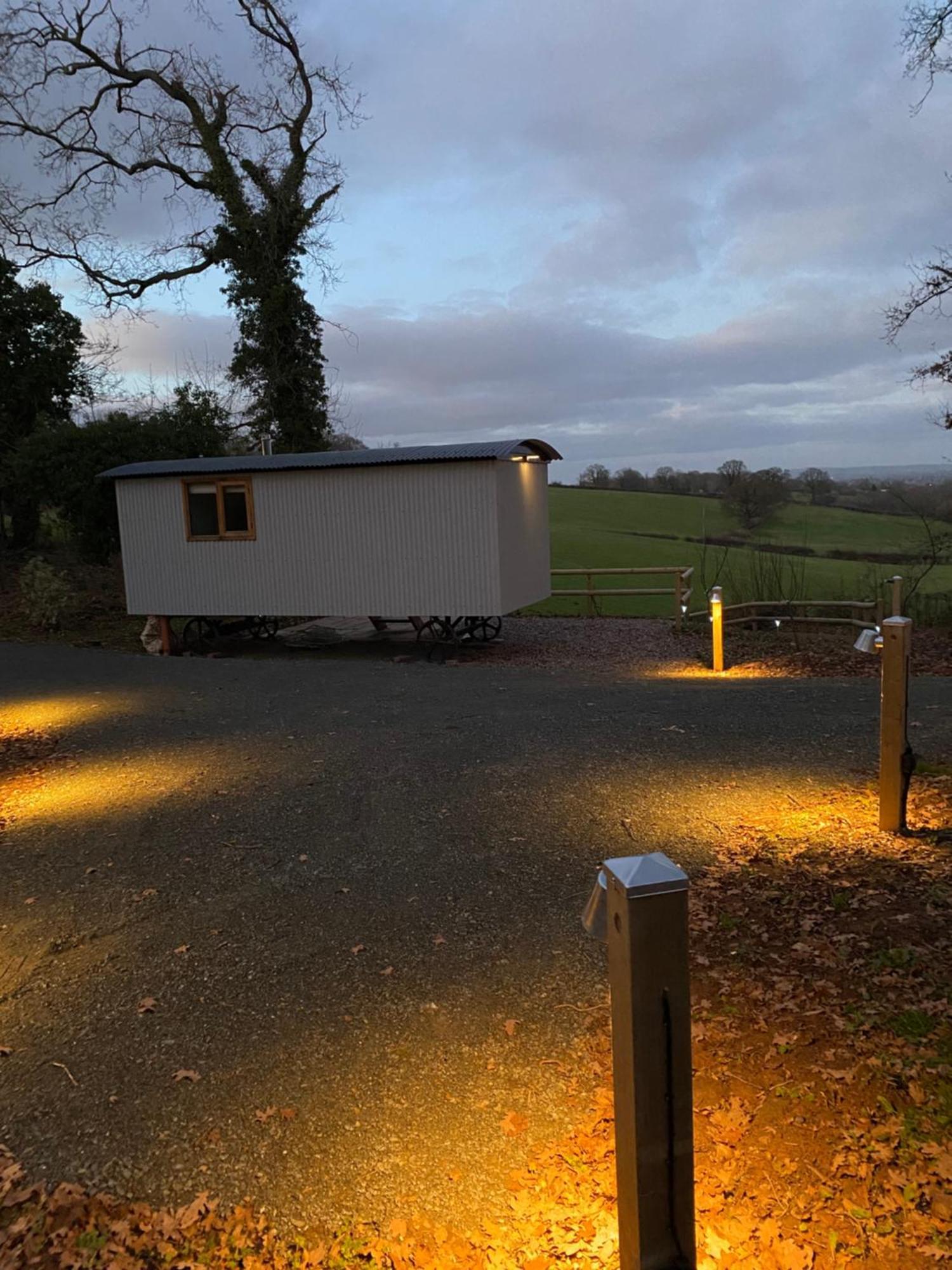 The Hereford Hut, Charming 1 Bedroom Shepherds Hut Callow Bagian luar foto
